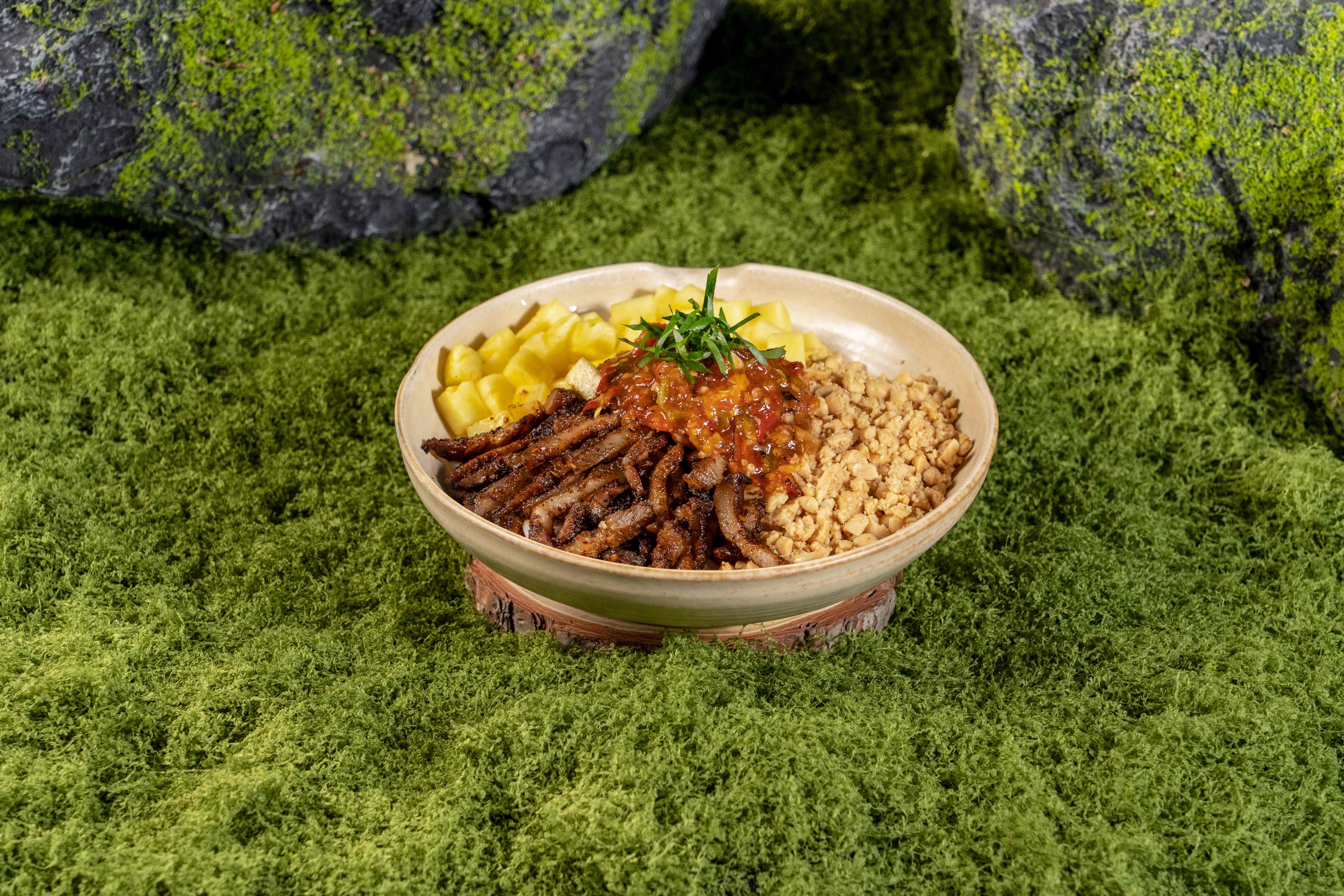 山瘾-菠萝烧肉米线